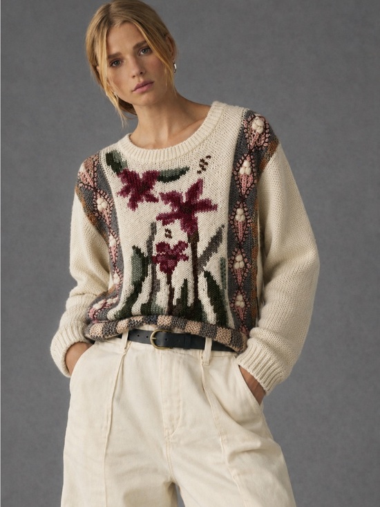 Vintage Sweaters - Floral hand knit sweater